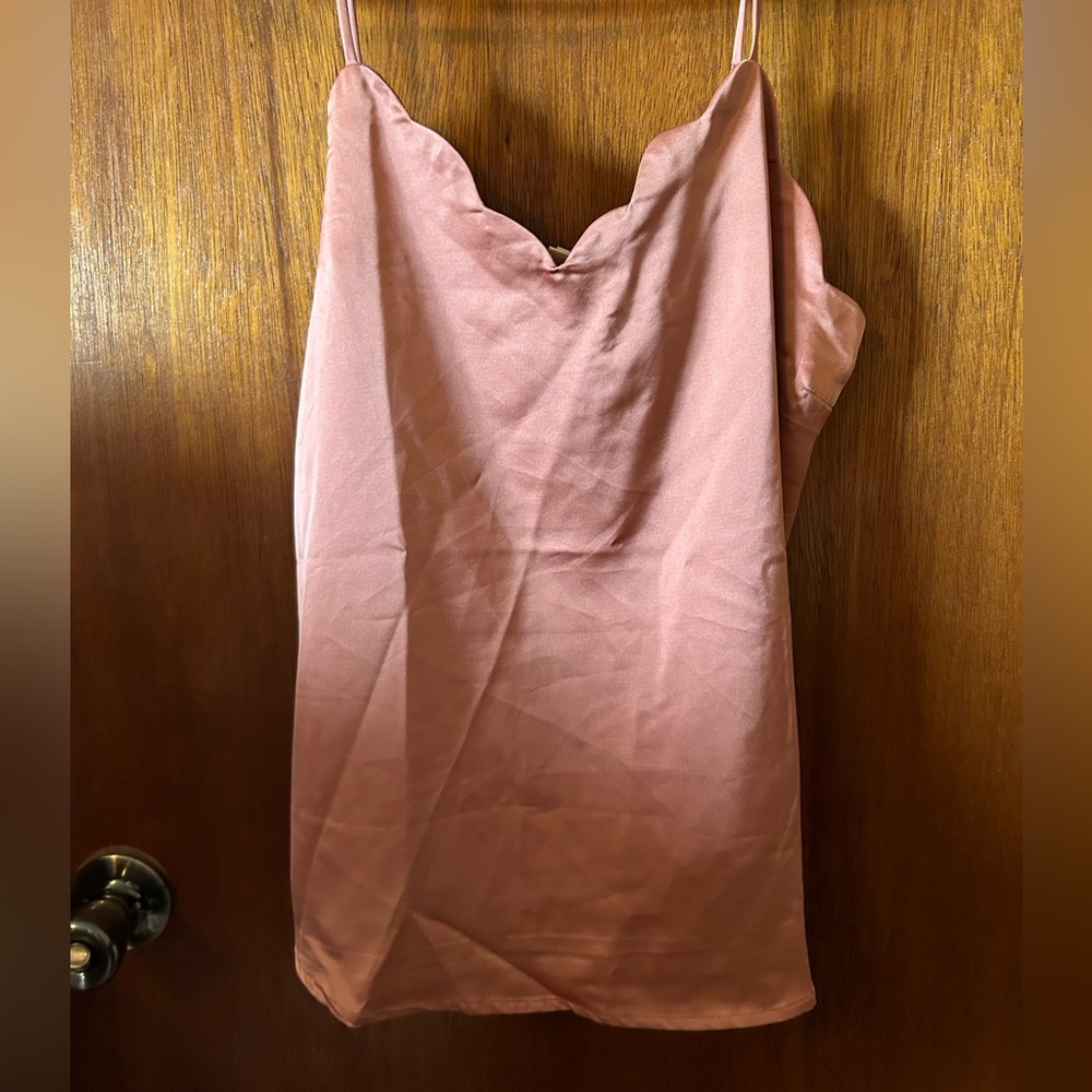 Scalloped v neck cami